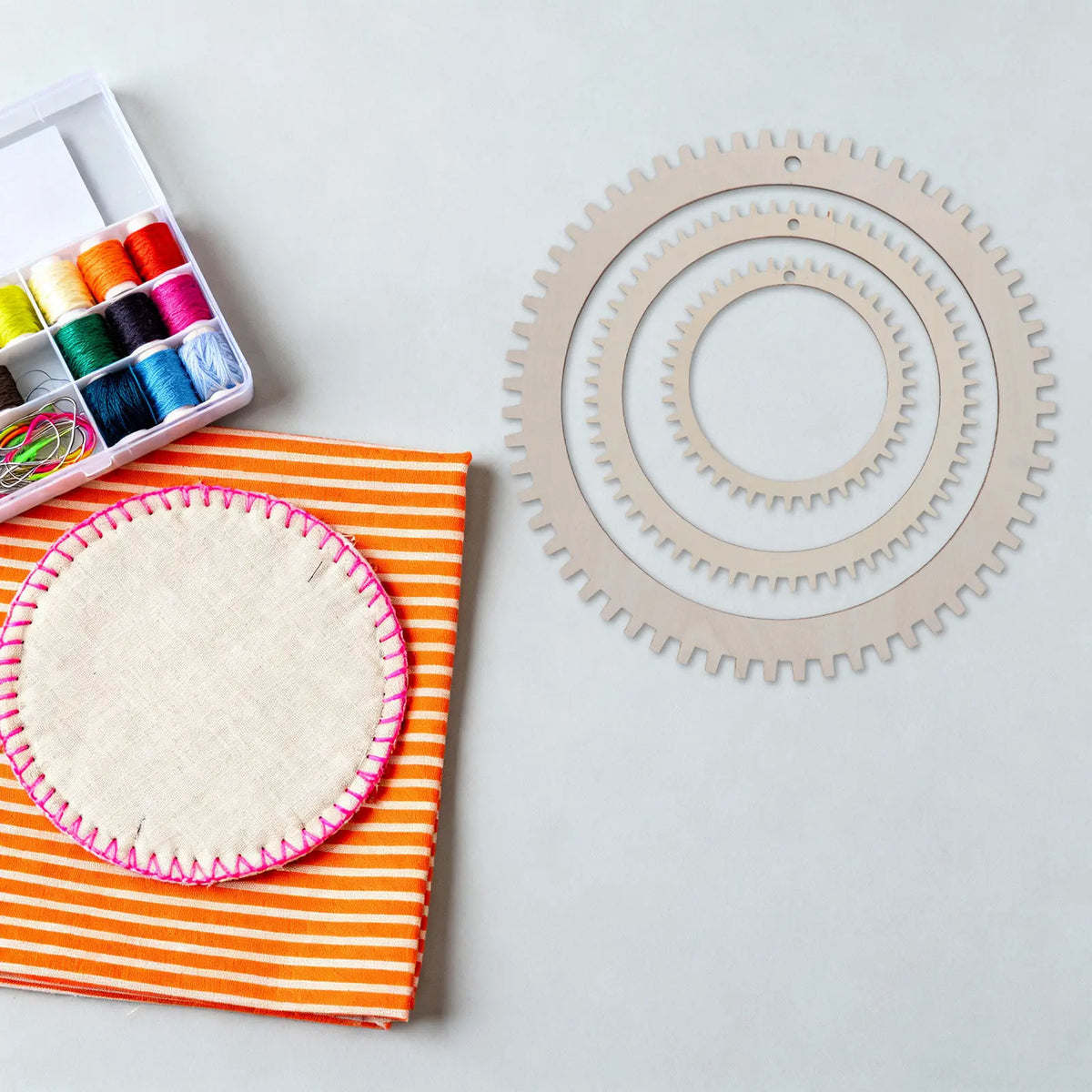3Pcs Wooden Round Gear Loom Set DIY Hand Weaving Kit for Tapestry Rug Craft Knitting Tool Woven Hanging Decor Yarn Weaving Kit