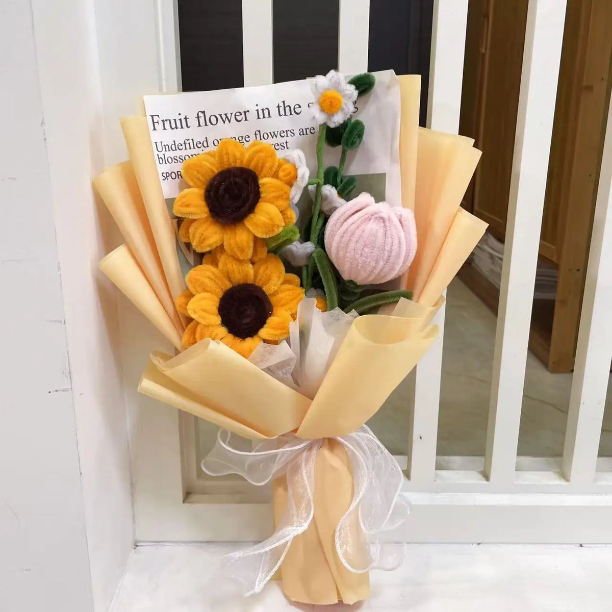 Finished Knitted Roses Flowers Crochet Bouquet Creative Handmade Bouquet Valentine Mothers' Day Birthday Graduation Gifts