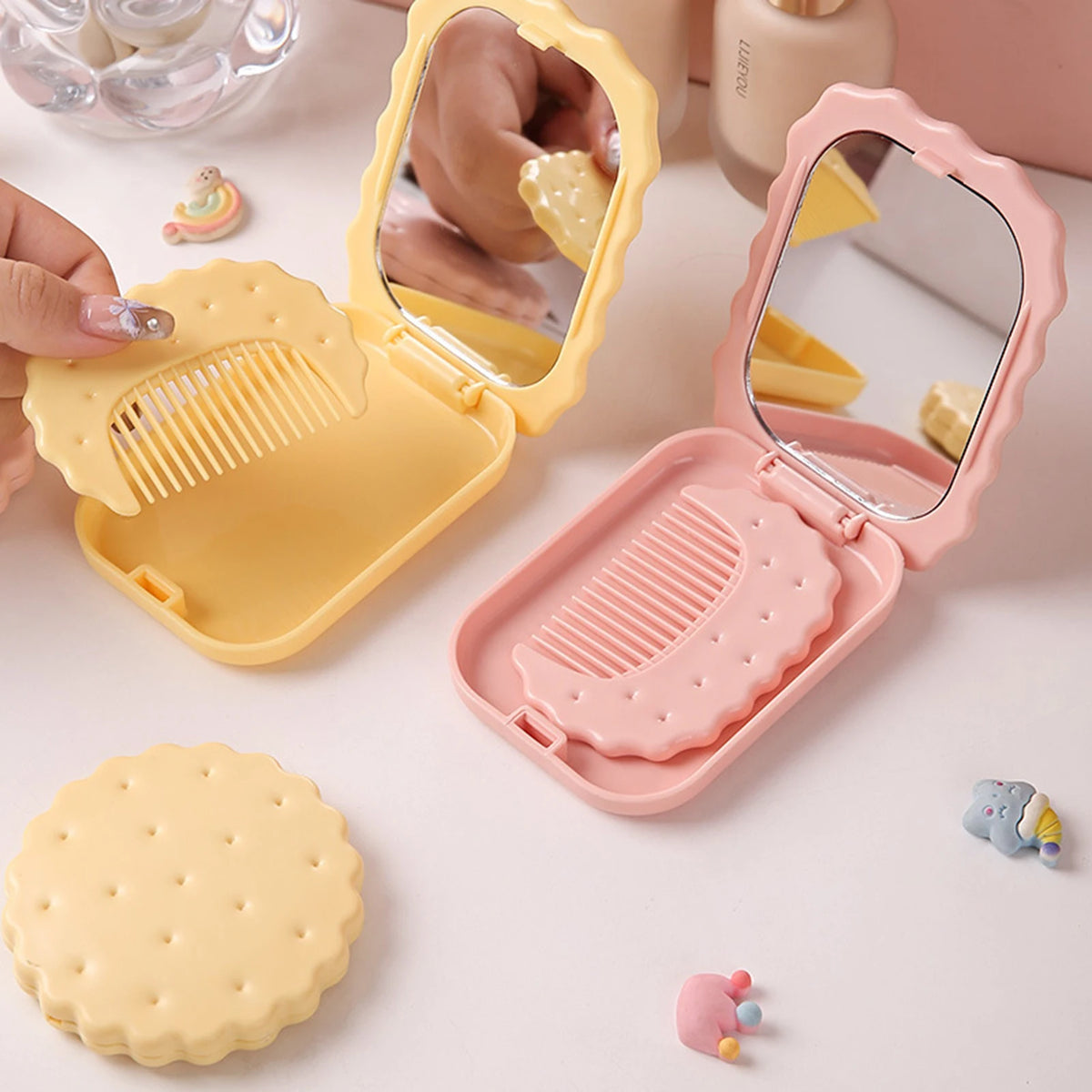 Adorable Cookie Folding Mirror Mini Portable Pink/Yellow Makeup Mirror with Comb Cute Travel Pocker Mirror for Girls