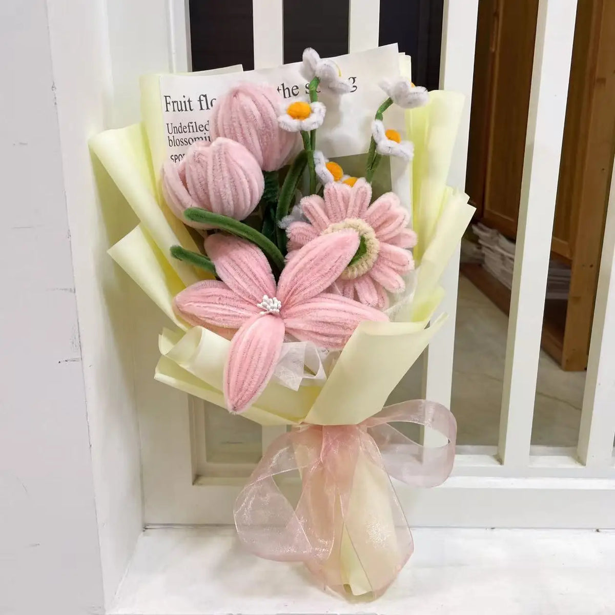 Finished Knitted Roses Flowers Crochet Bouquet Creative Handmade Bouquet Valentine Mothers' Day Birthday Graduation Gifts