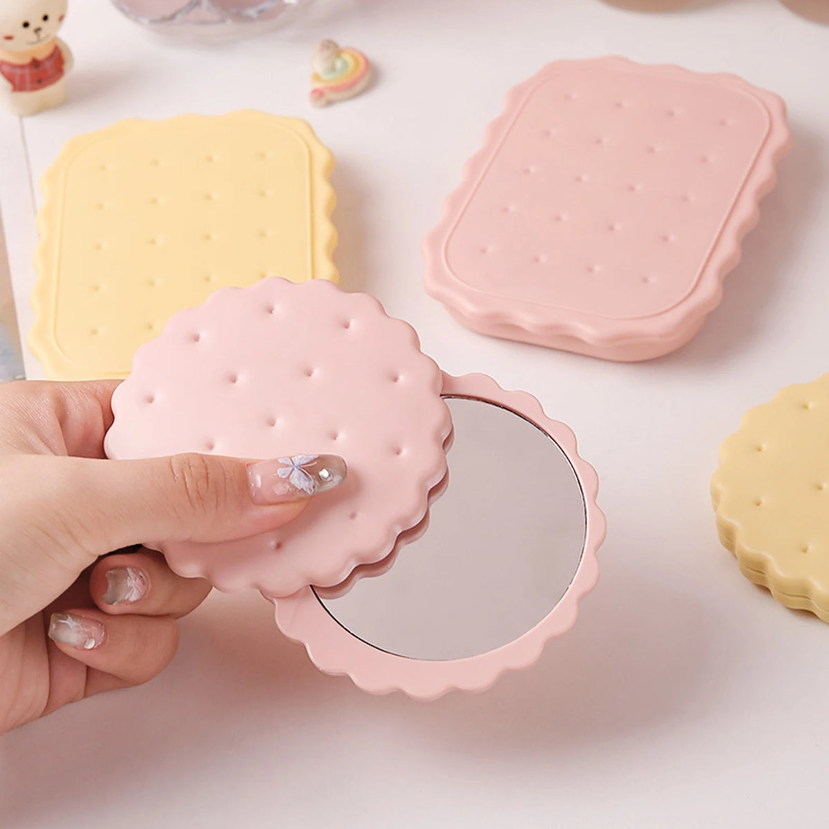Adorable Cookie Folding Mirror Mini Portable Pink/Yellow Makeup Mirror with Comb Cute Travel Pocker Mirror for Girls