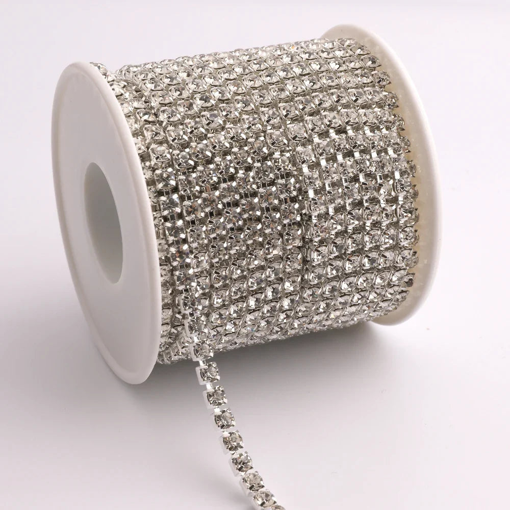 The Stardust Sparkle Claw – Premium Glass Crystal Strass Rhinestone Trim