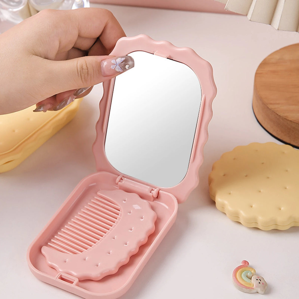 Adorable Cookie Folding Mirror Mini Portable Pink/Yellow Makeup Mirror with Comb Cute Travel Pocker Mirror for Girls