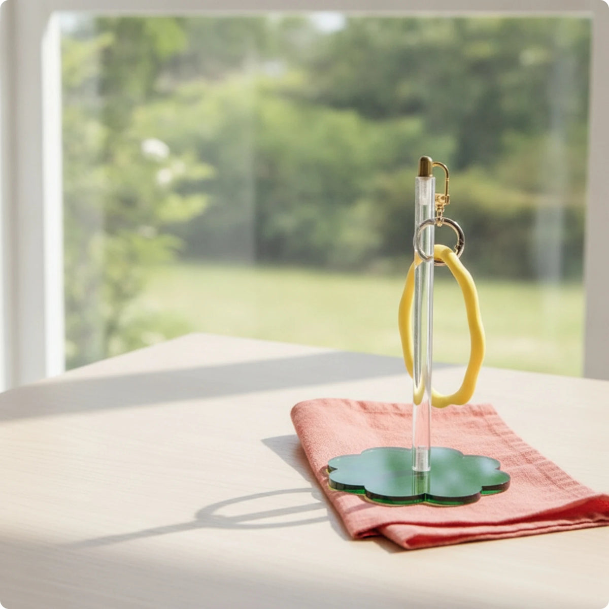 Portable Yarn Holder with Hand Loop Upright Yarn Holder with Flower Base Craft Organizer Compact Handsunrestricted